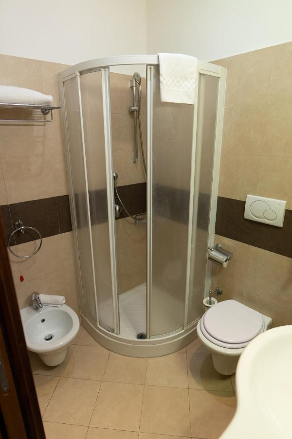 Classic Double or Twin Room,681724503:JPEG