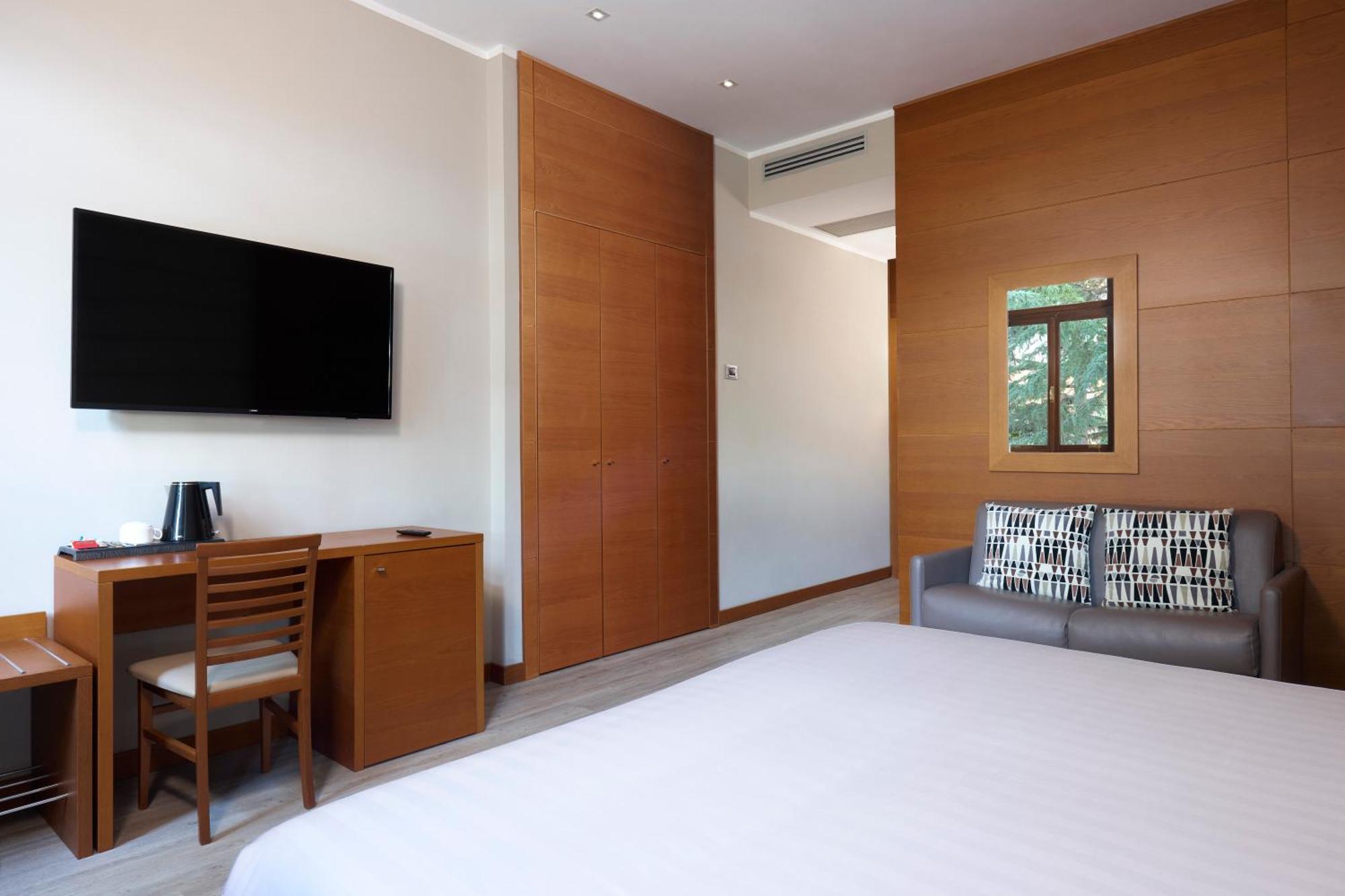 Deluxe  Executive  Double or Twin Room