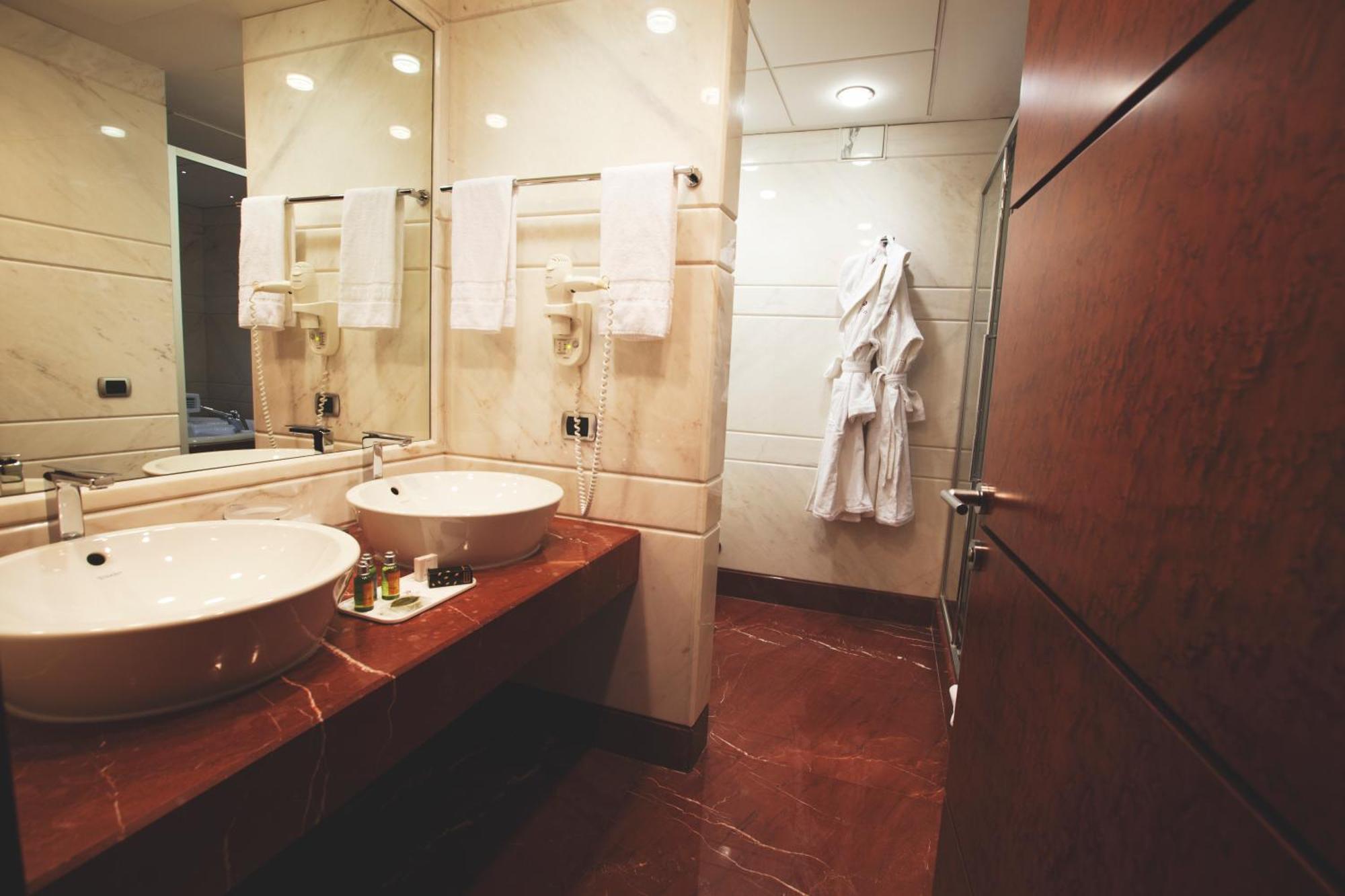 King Suite Whirlpool