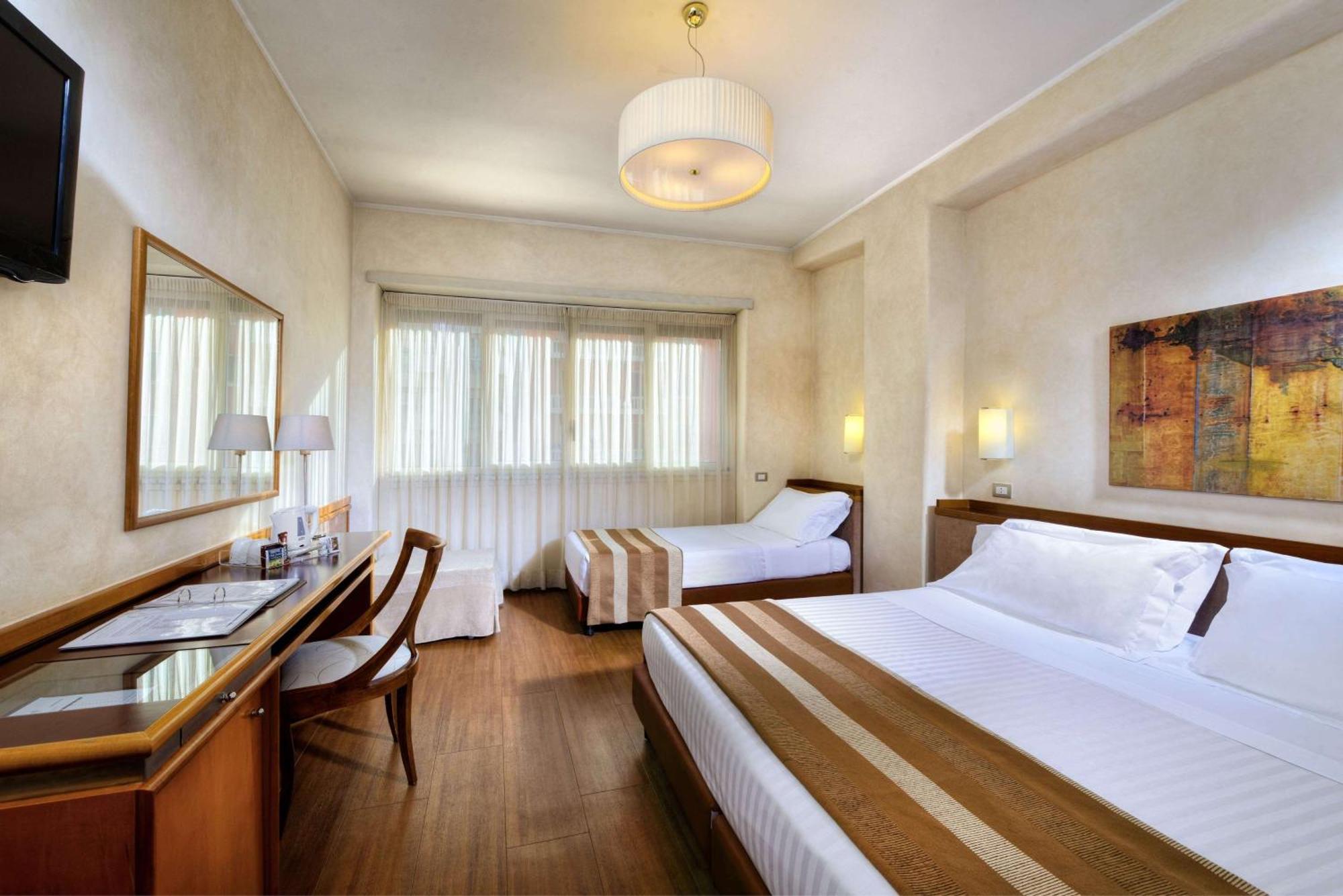 Comfort Queen Room with Extra Single Bed,1706438265:JPEG