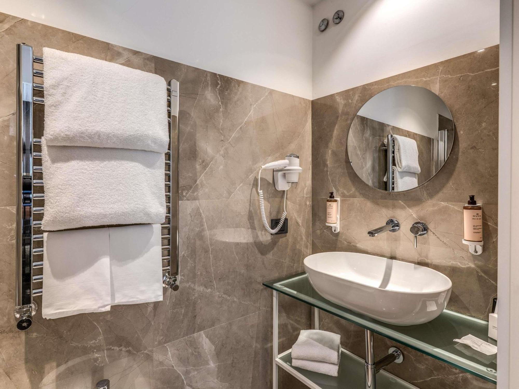 Standard Room with One Double Bed or Two Single Bed Internal view