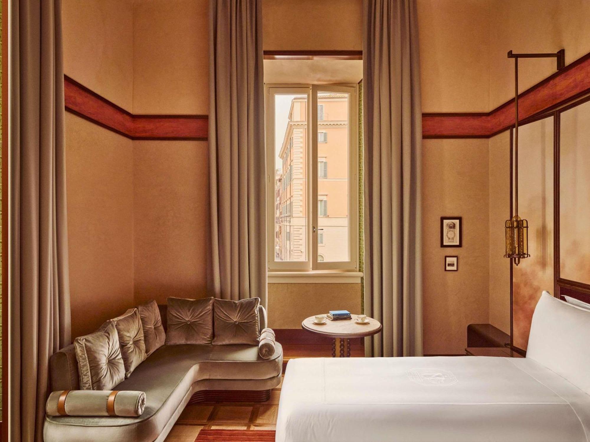 Grand Deluxe Room King Bed