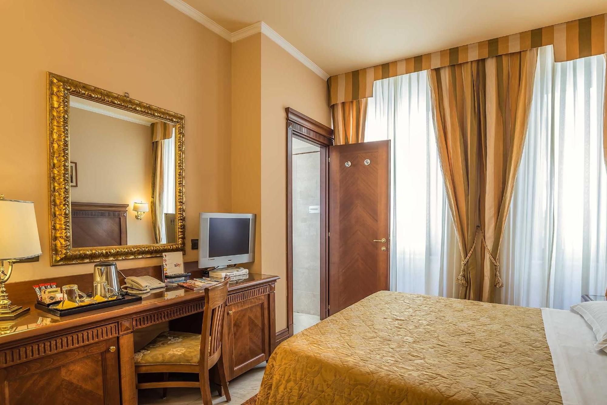 Queen Room