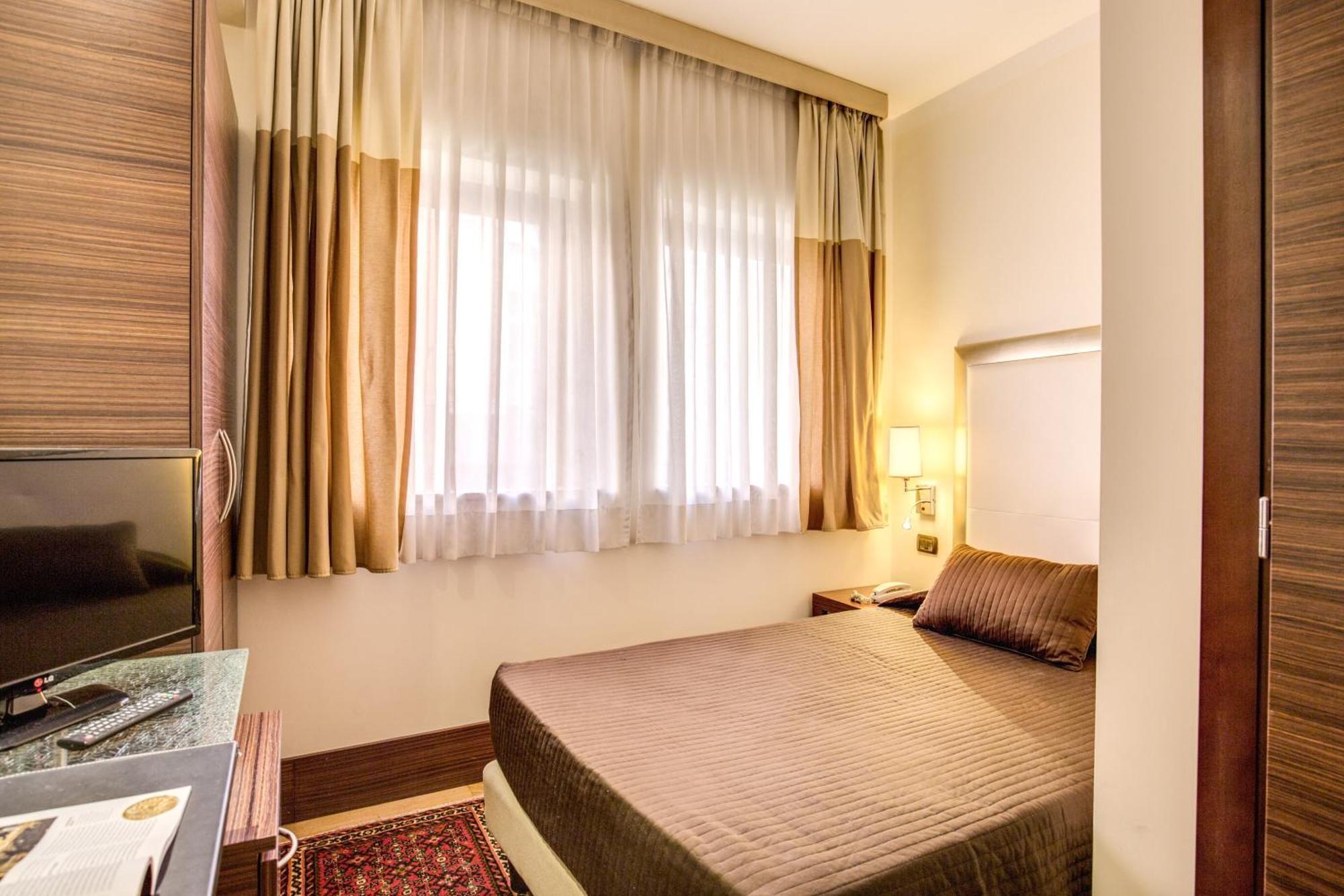 Single Room,693999843:JPEG