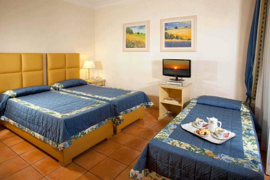 Small Triple Room