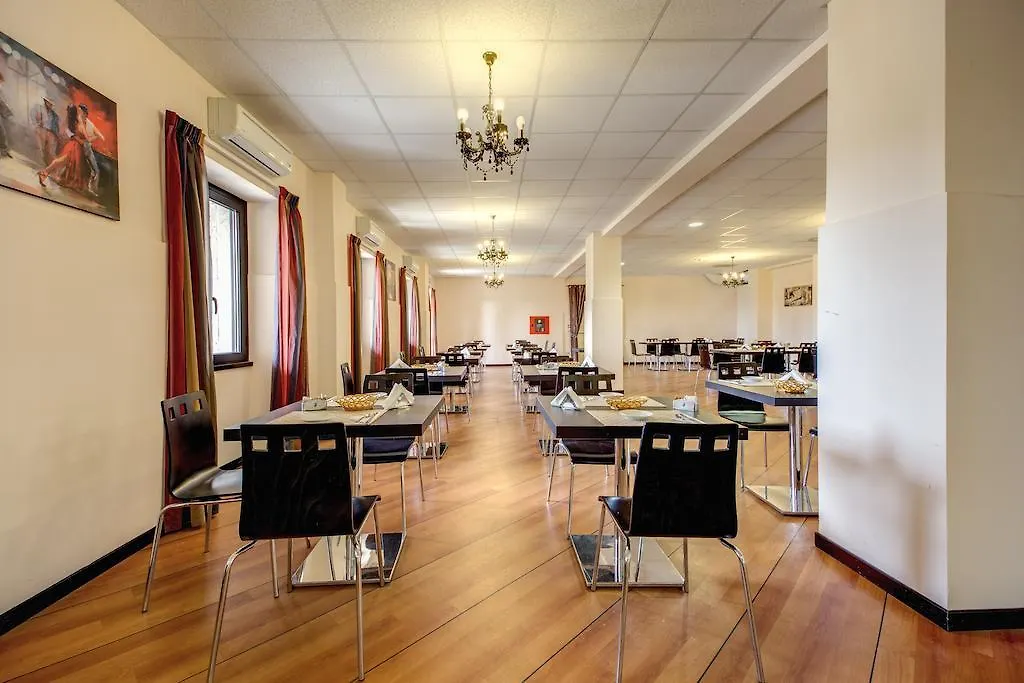 Regal Park Hotel-1