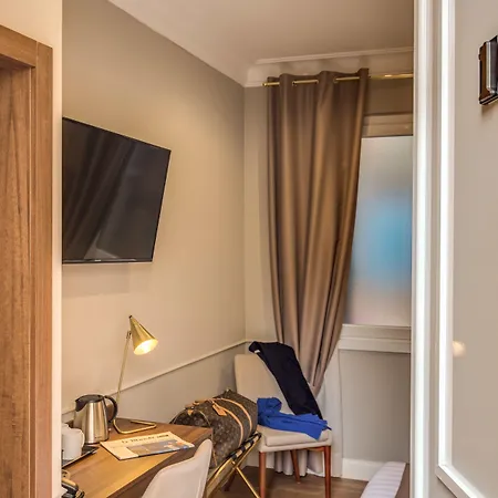 Charme Spagna Boutique Hotel-2