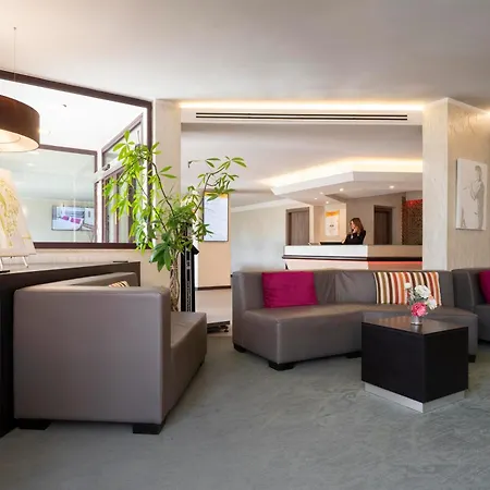 Warmthotel-3